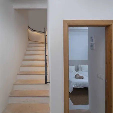 Townhouse Helen House By Homevillas360 Hébergement de vacances