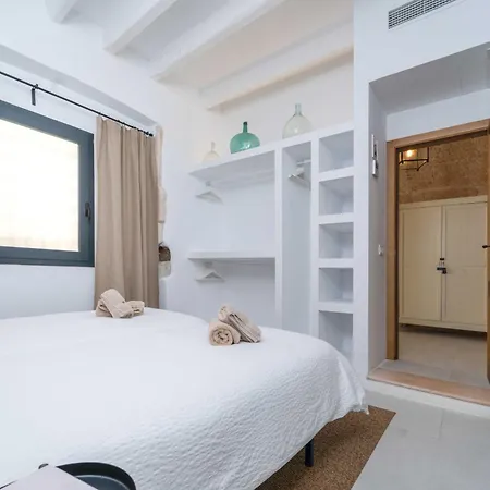 Townhouse Helen House By Homevillas360 Hébergement de vacances Porreres
