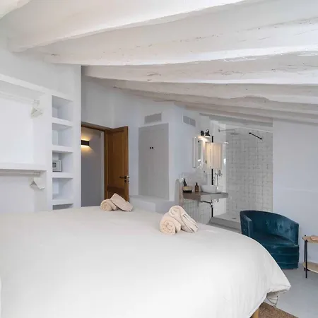 Townhouse Helen House By Homevillas360 Hébergement de vacances *