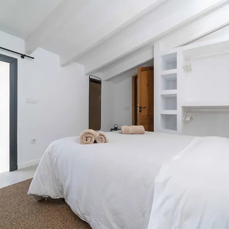 Townhouse Helen House By Homevillas360 Hébergement de vacances