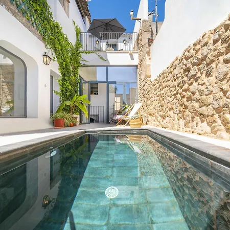 Townhouse Helen House By Homevillas360 Hébergement de vacances